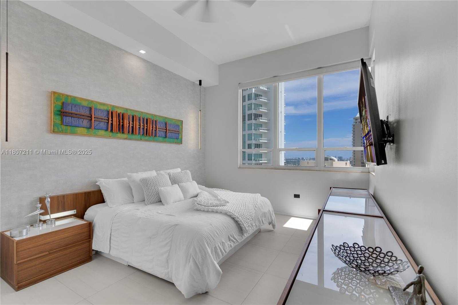 Small Image of 801 BRICKELL KEY BLVD #PH 3311, Miami Number 20
