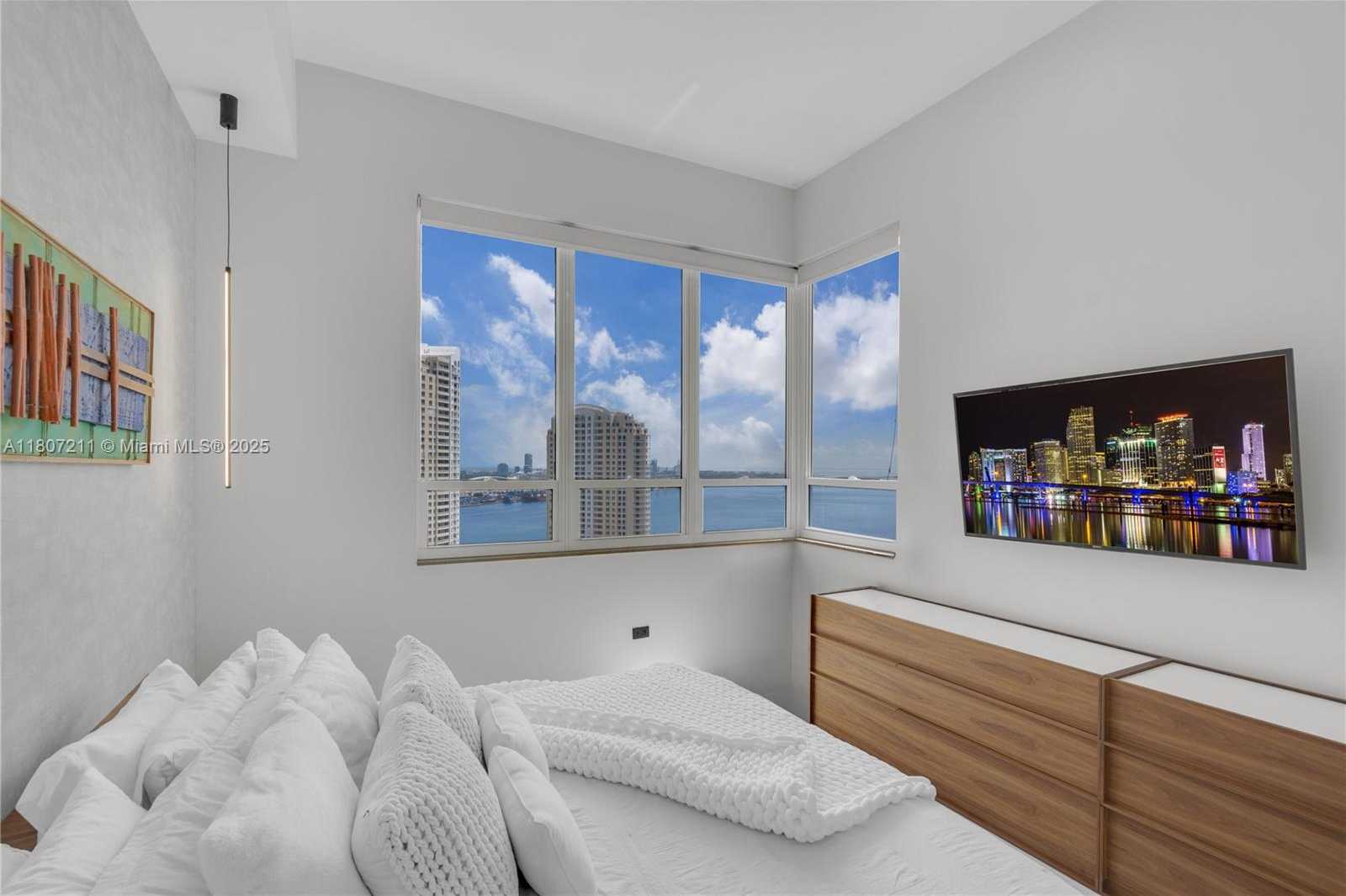 Small Image of 801 BRICKELL KEY BLVD #PH 3311, Miami Number 21