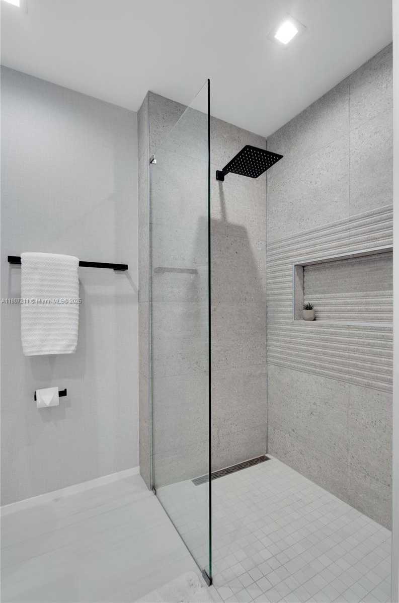 Small Image of 801 BRICKELL KEY BLVD #PH 3311, Miami Number 27