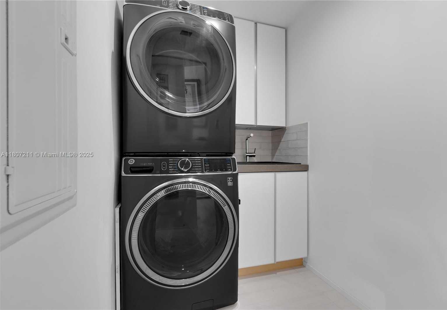 Small Image of 801 BRICKELL KEY BLVD #PH 3311, Miami Number 28