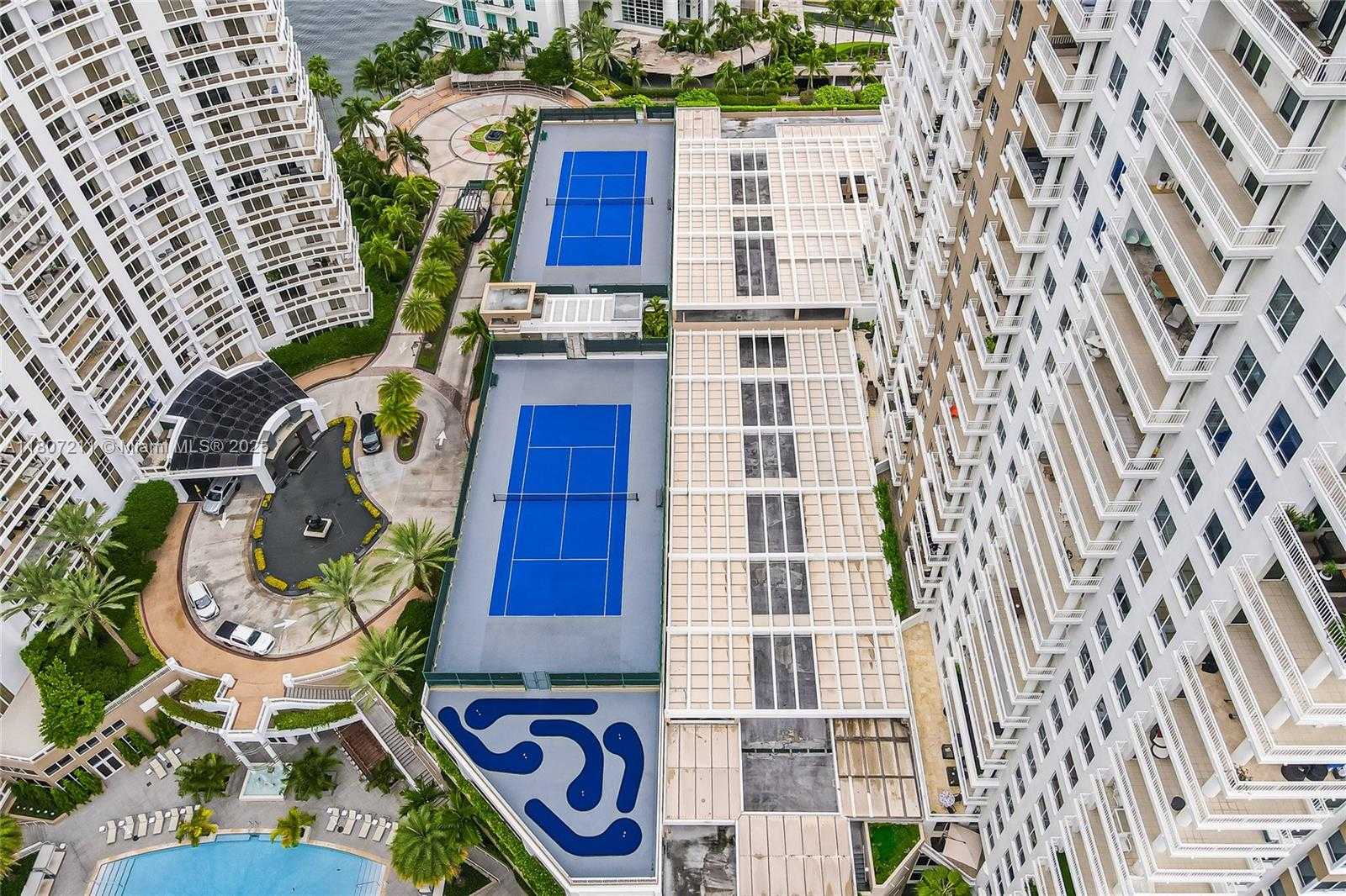 Small Image of 801 BRICKELL KEY BLVD #PH 3311, Miami Number 45