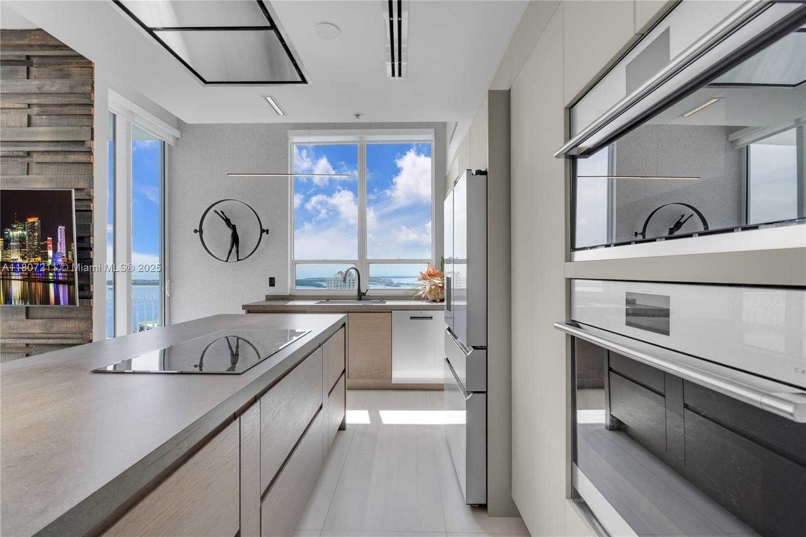 Small Image of 801 BRICKELL KEY BLVD #PH 3311, Miami Number 8