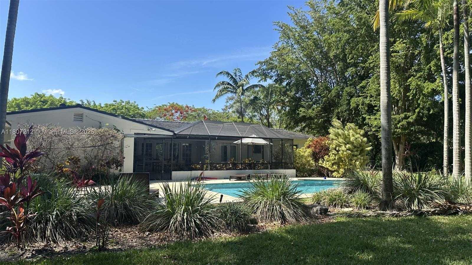 Small Image of 12929 SOUTH WEST 60TH AVE, Pinecrest Number 24