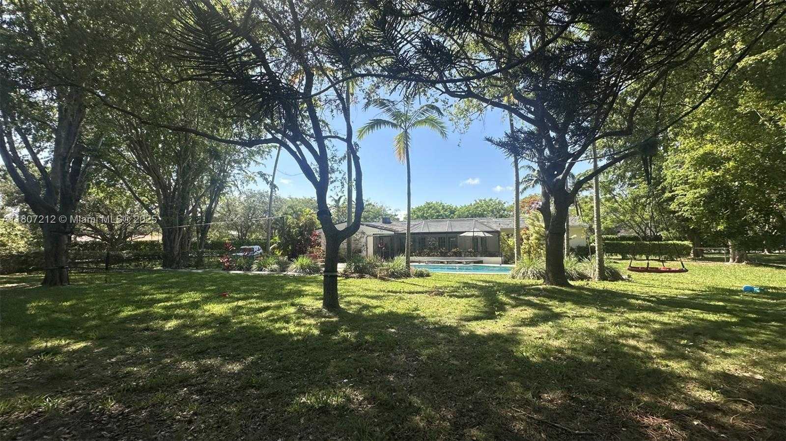 Small Image of 12929 SOUTH WEST 60TH AVE, Pinecrest Number 25