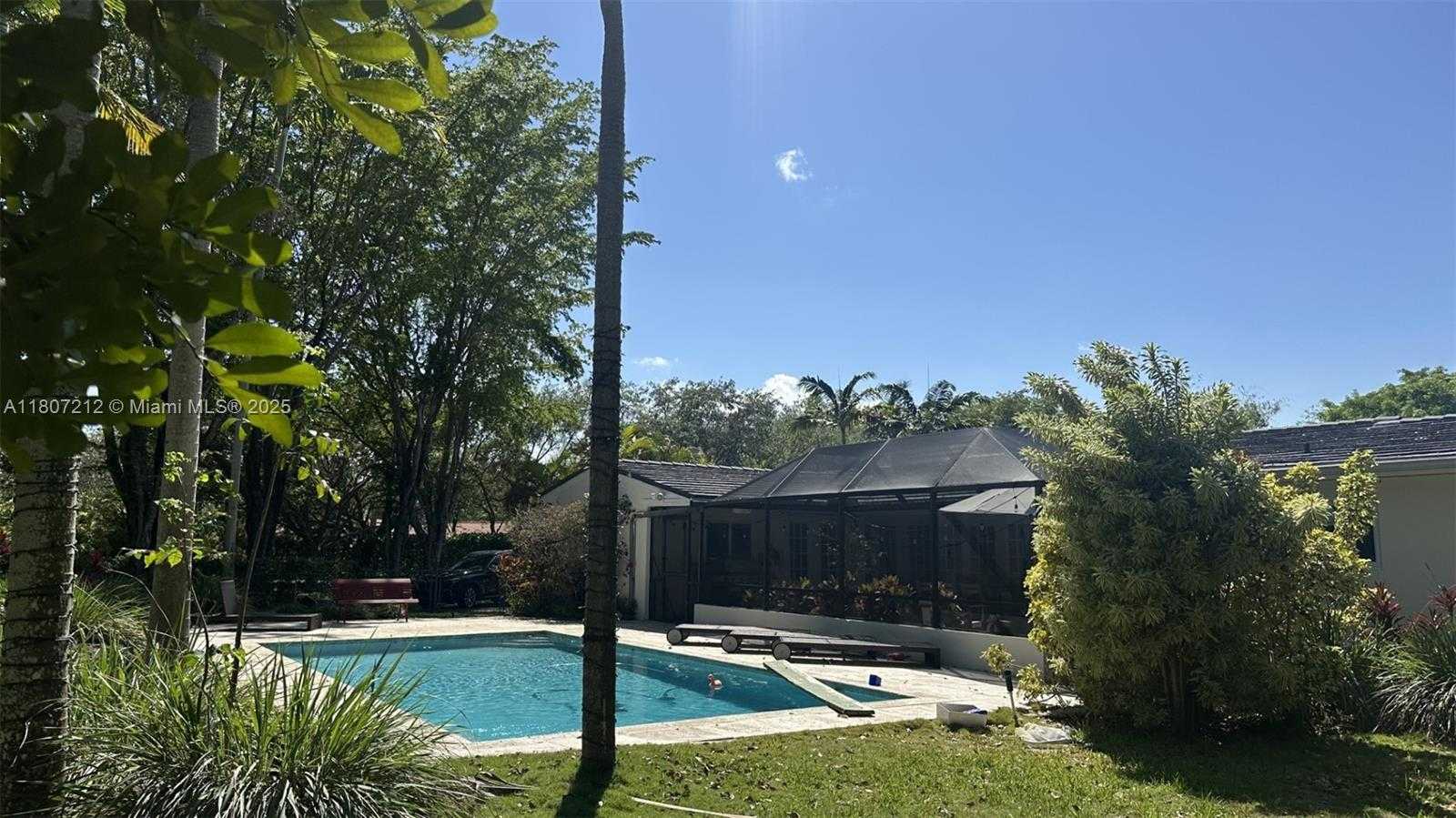 Small Image of 12929 SOUTH WEST 60TH AVE, Pinecrest Number 26