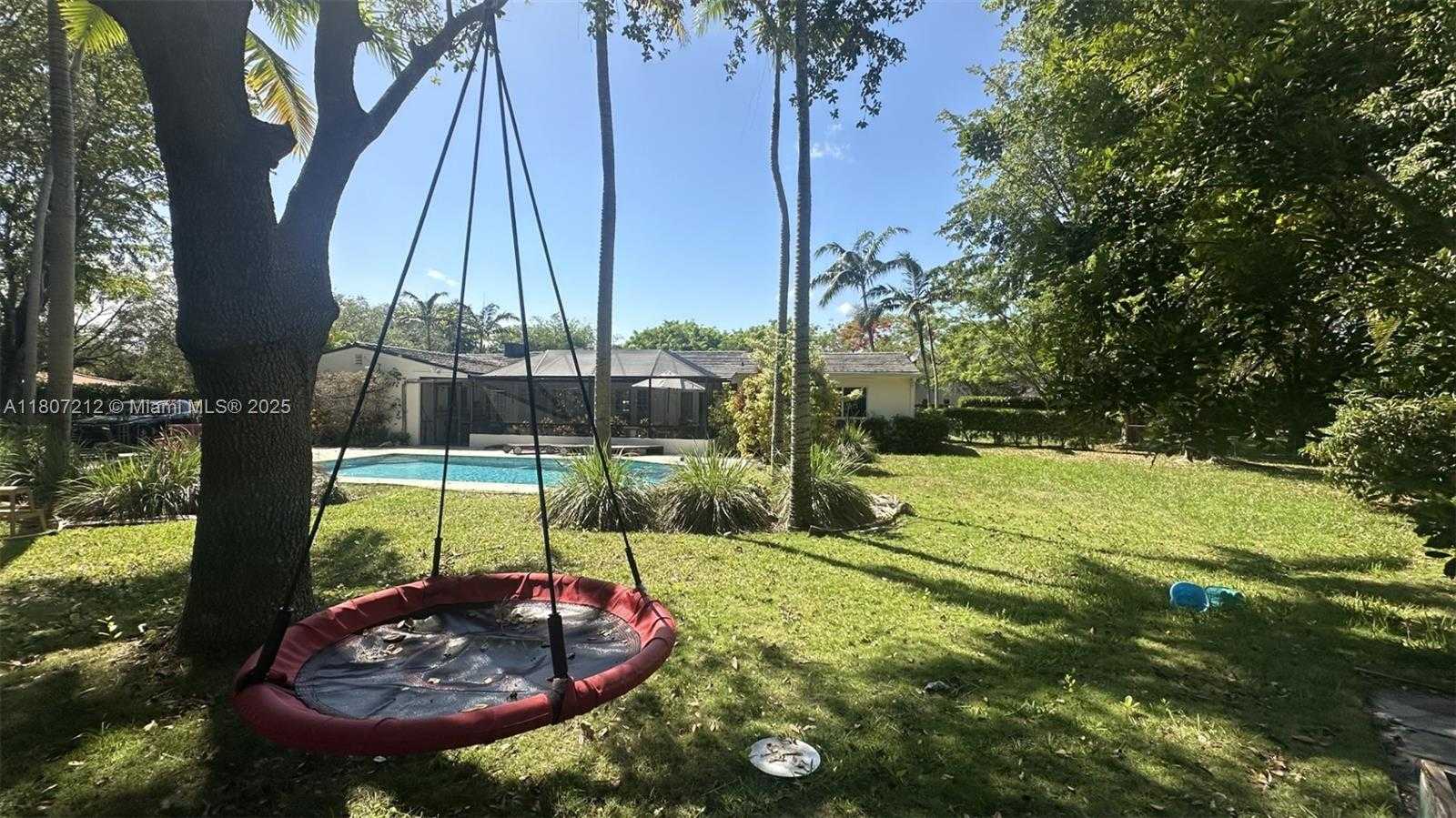 Small Image of 12929 SOUTH WEST 60TH AVE, Pinecrest Number 29