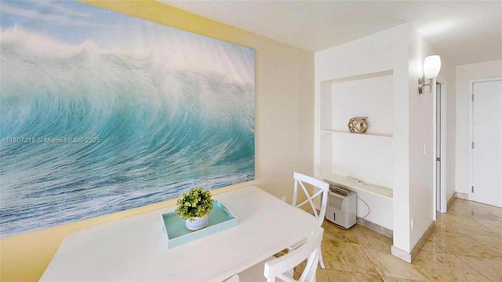 Small Image of 6917 COLLINS AVE #1620, Miami Beach Number 3
