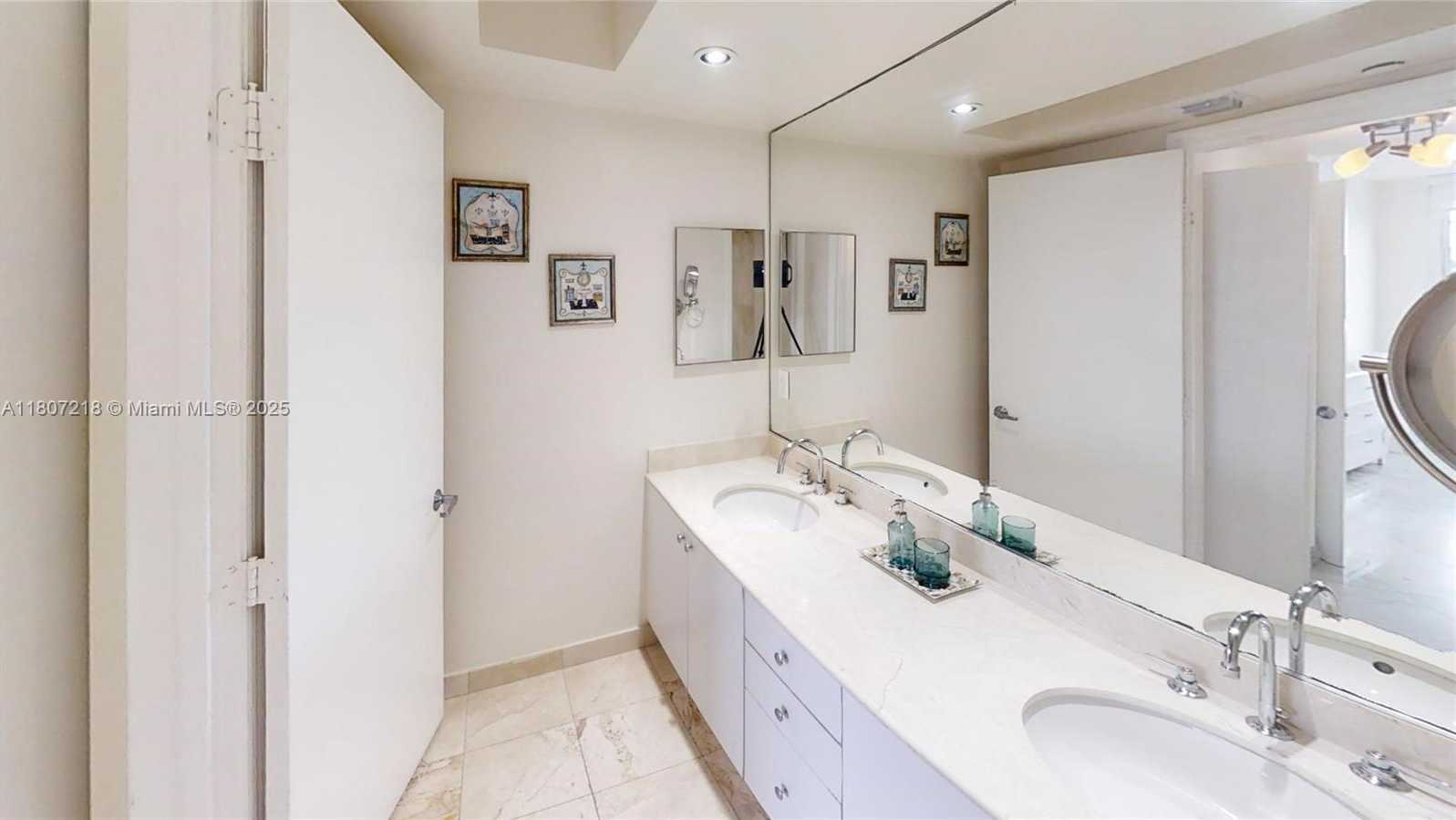 Small Image of 6917 COLLINS AVE #1620, Miami Beach Number 5