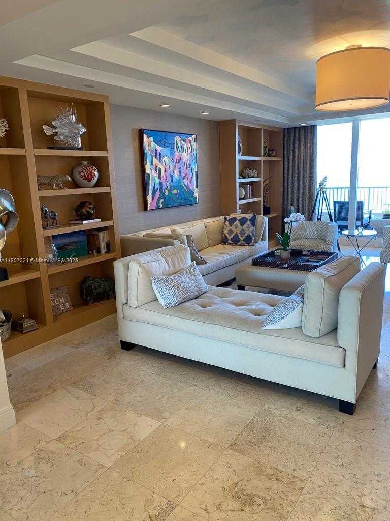 Small Image of 785 CRANDON BL #1404, Key Biscayne Number 10