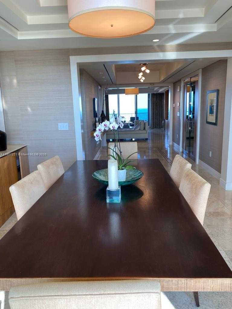Small Image of 785 CRANDON BL #1404, Key Biscayne Number 16