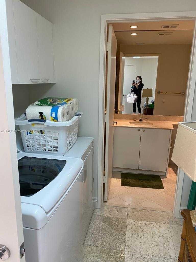 Small Image of 785 CRANDON BL #1404, Key Biscayne Number 17
