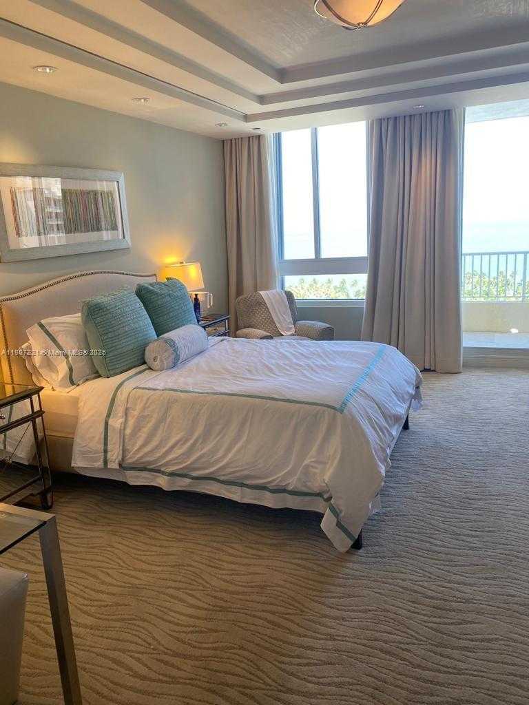 Small Image of 785 CRANDON BL #1404, Key Biscayne Number 18