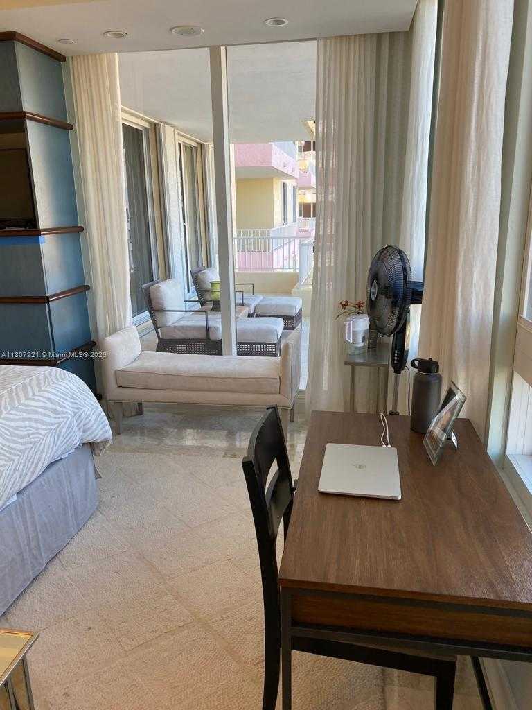 Small Image of 785 CRANDON BL #1404, Key Biscayne Number 23