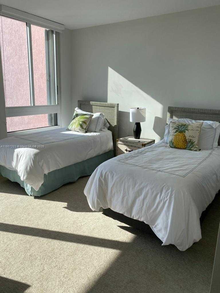 Small Image of 785 CRANDON BL #1404, Key Biscayne Number 26