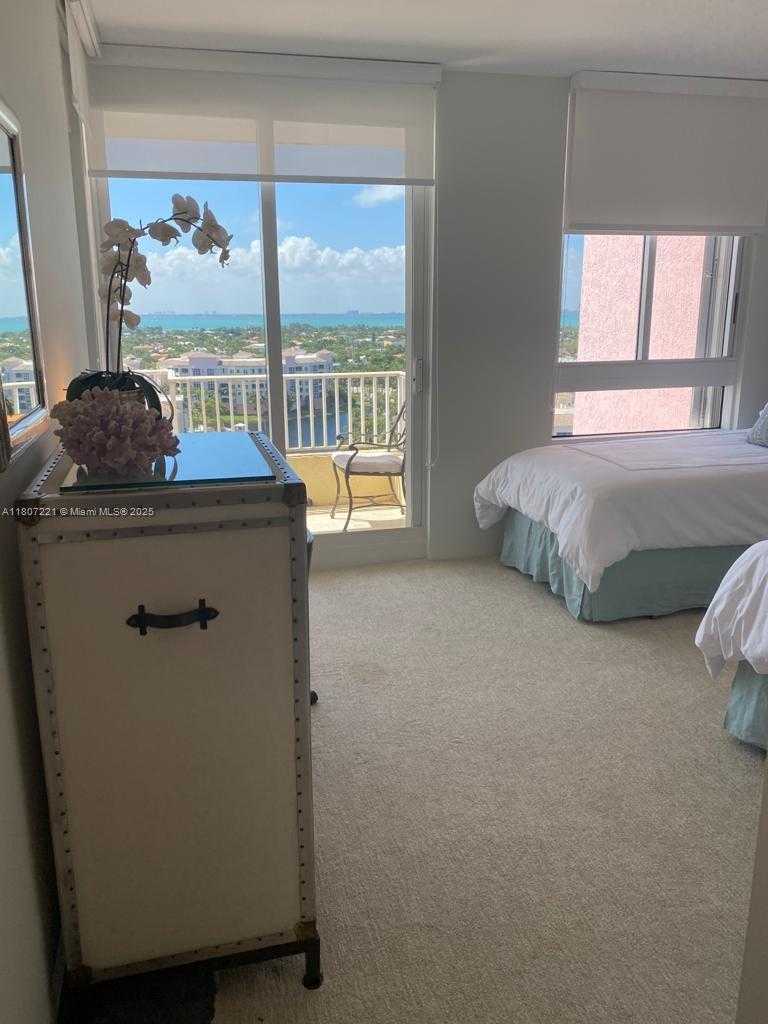 Small Image of 785 CRANDON BL #1404, Key Biscayne Number 28