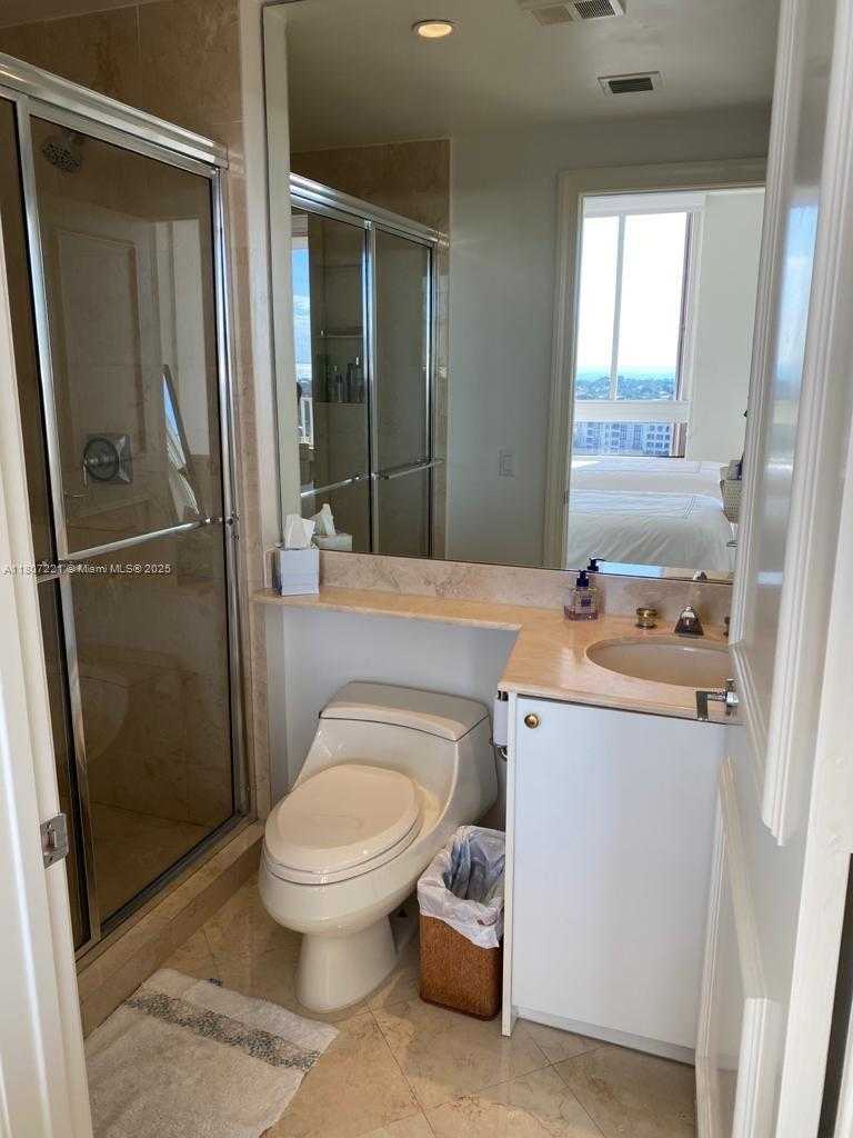 Small Image of 785 CRANDON BL #1404, Key Biscayne Number 31