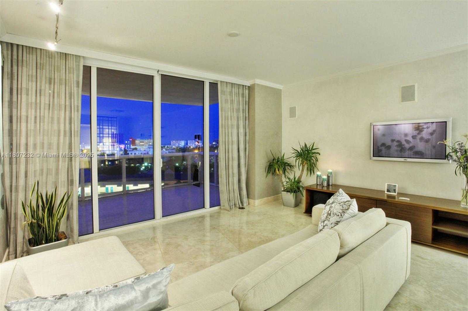 Small Image of 400 ALTON RD #811, Miami Beach Number 47