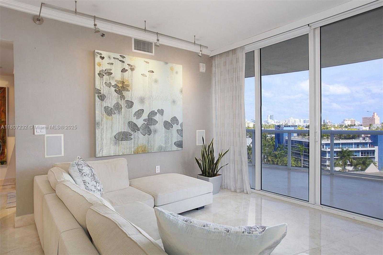 Small Image of 400 ALTON RD #811, Miami Beach Number 5