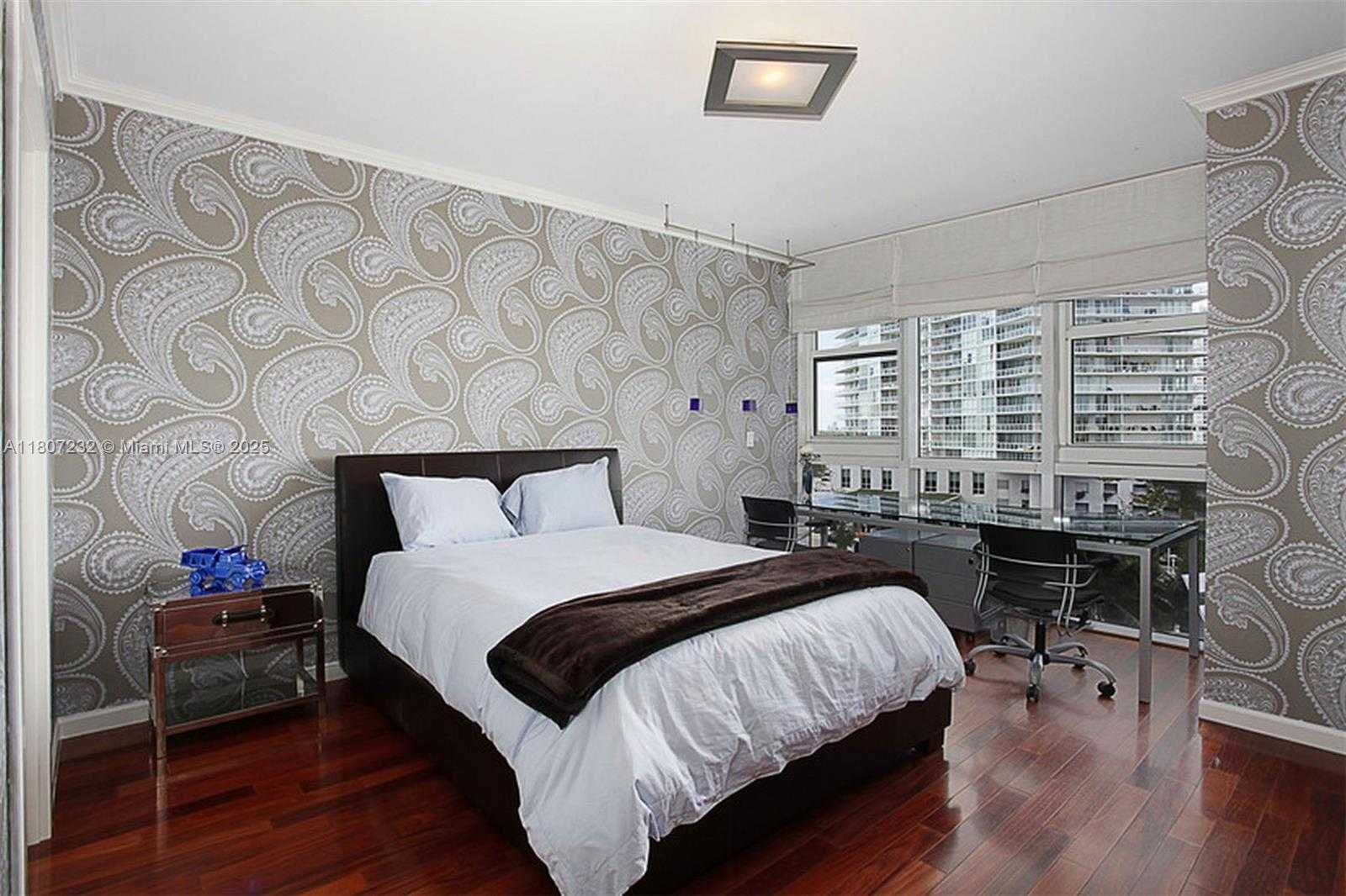 Small Image of 400 ALTON RD #811, Miami Beach Number 9