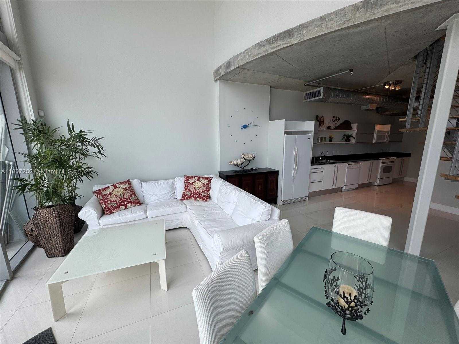 Small Image of 690 SOUTH WEST 1ST CT #2301, Miami Number 14