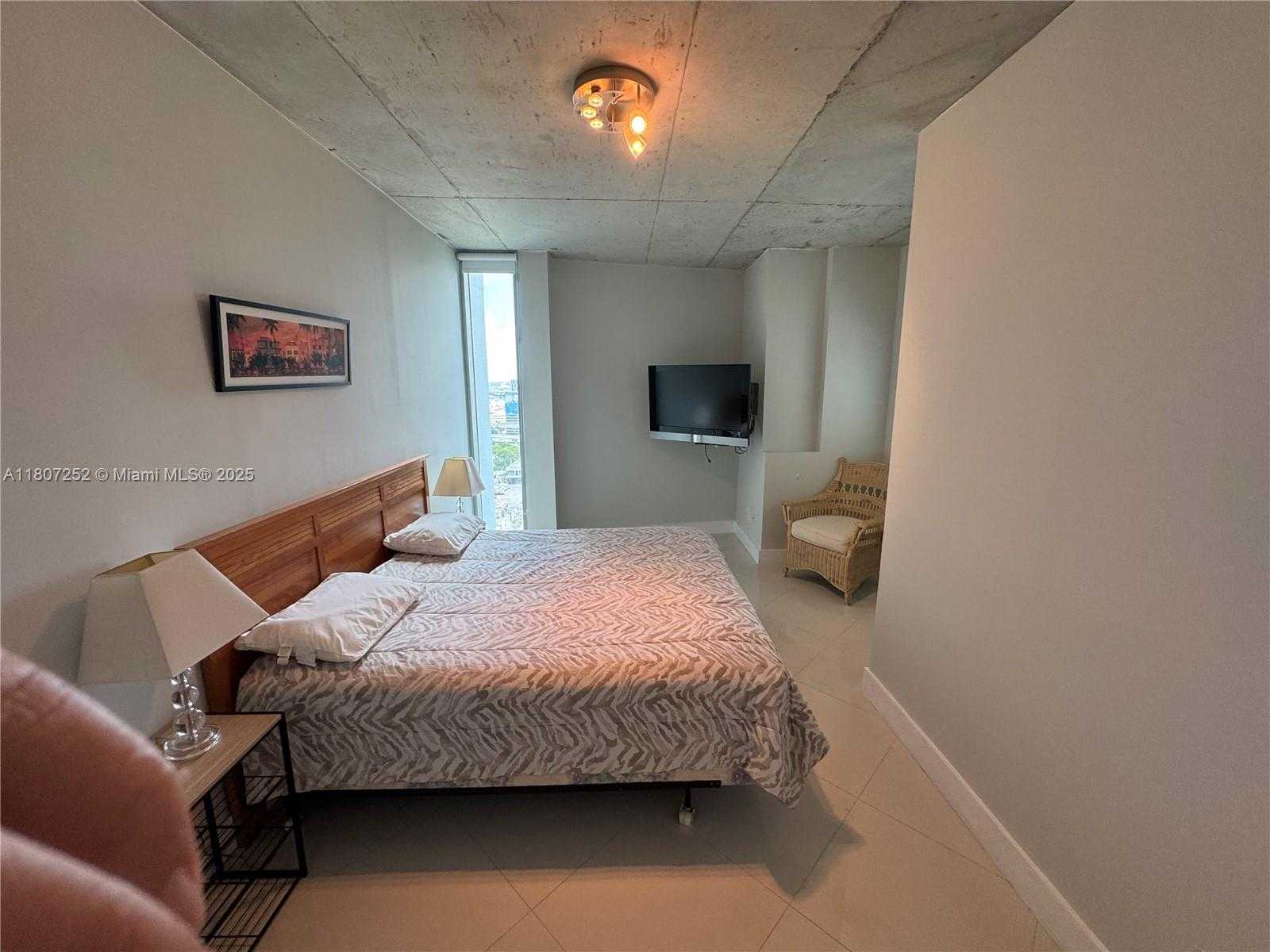 Small Image of 690 SOUTH WEST 1ST CT #2301, Miami Number 20