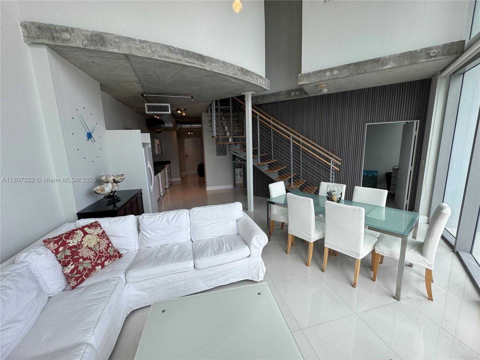 Small Image of 690 SOUTH WEST 1ST CT #2301, Miami Number 25
