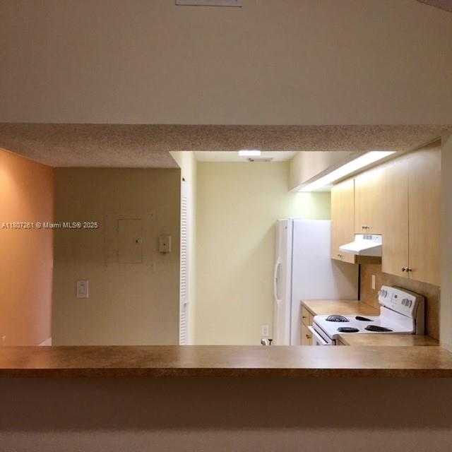 Small Image of 18830 NORTH WEST 57TH AVE #301, Hialeah Number 6