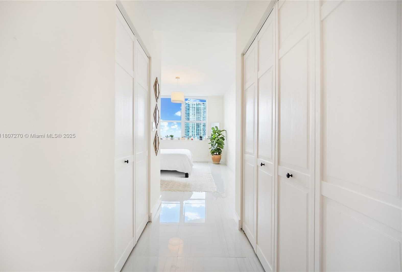 Small Image of 31 SOUTH EAST 5TH ST #3419, Miami Number 10