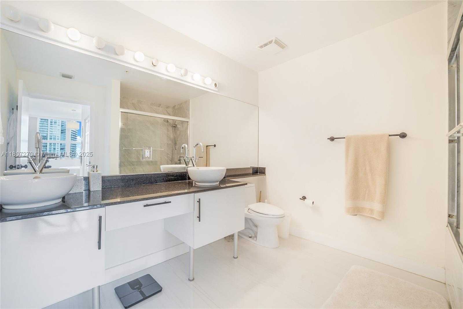 Small Image of 31 SOUTH EAST 5TH ST #3419, Miami Number 11