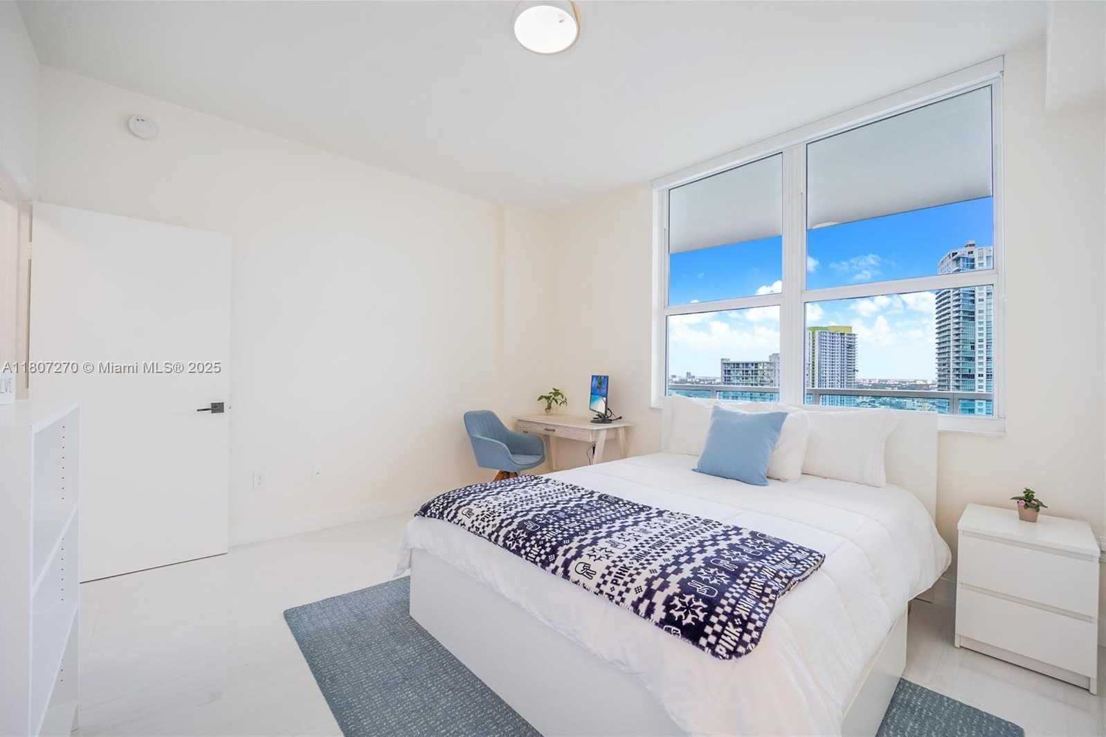 Small Image of 31 SOUTH EAST 5TH ST #3419, Miami Number 12