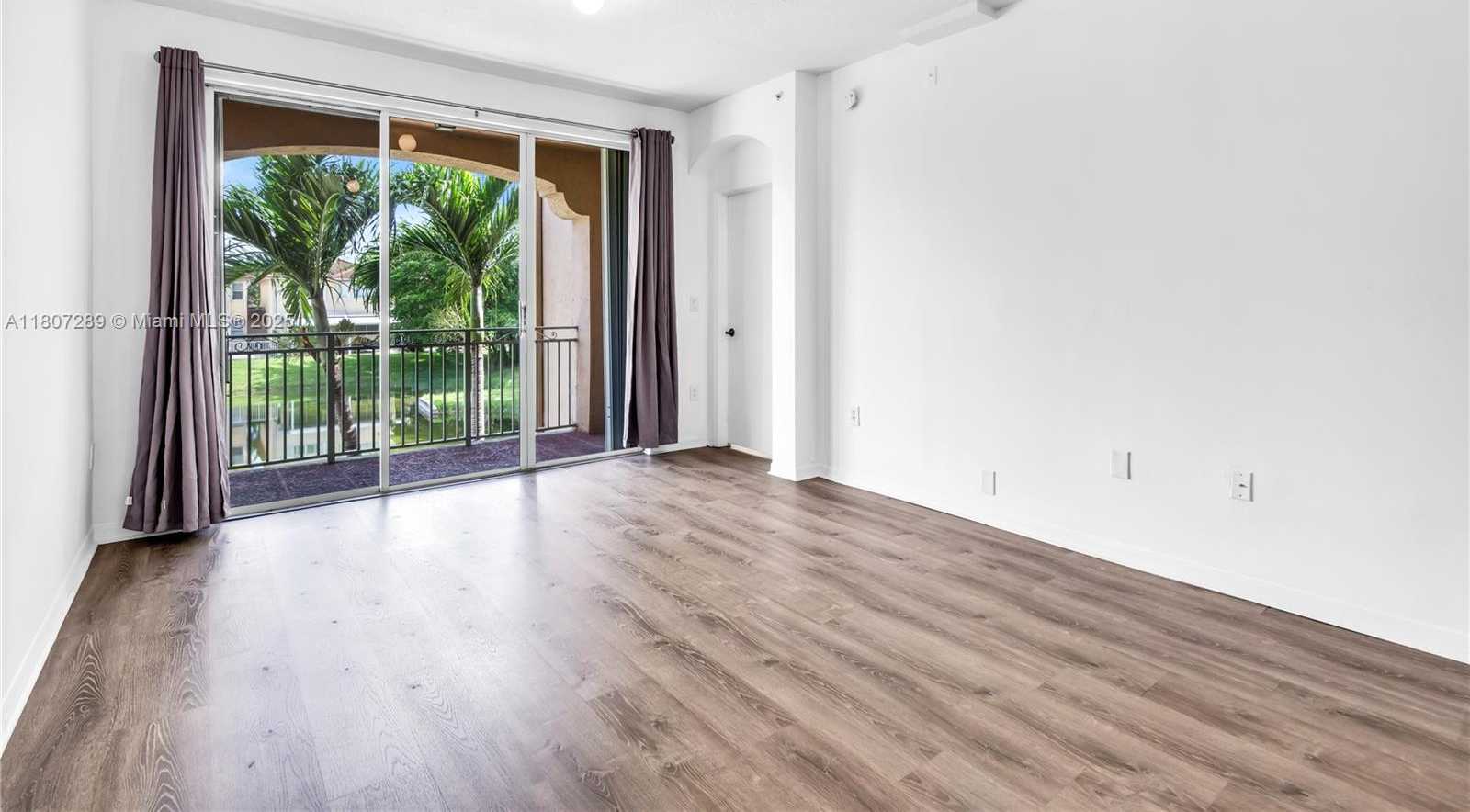 Small Image of 6700 NORTH WEST 114TH AVE #925, Doral Number 4