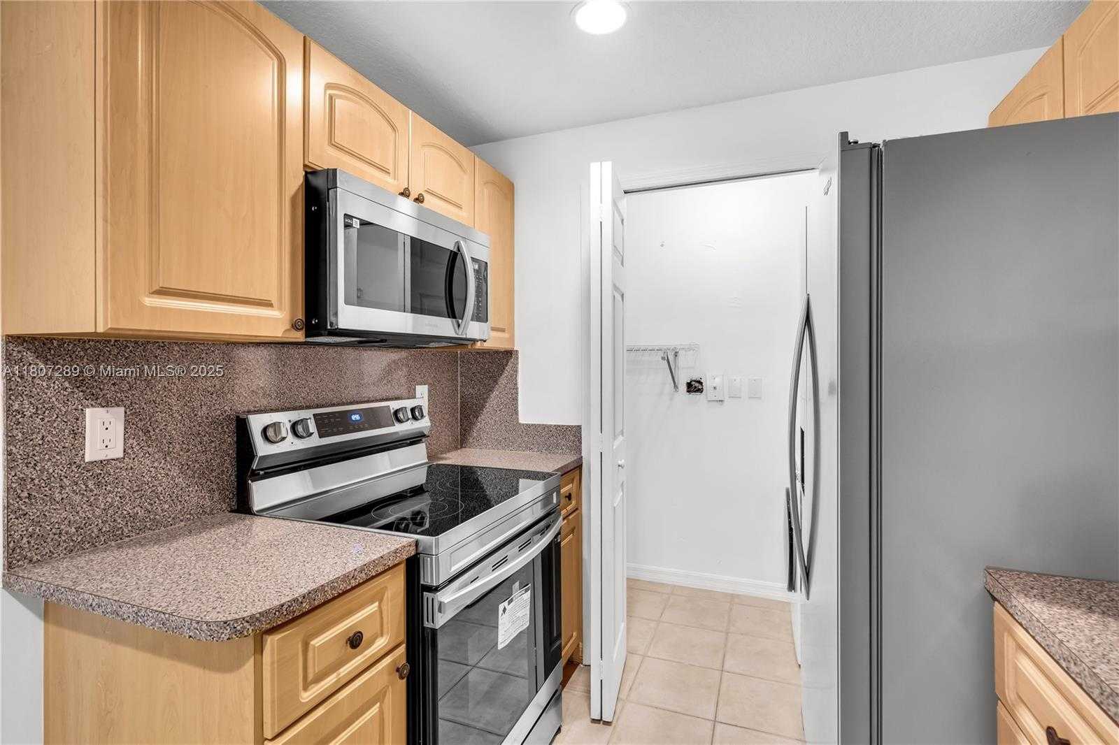 Small Image of 6700 NORTH WEST 114TH AVE #925, Doral Number 8
