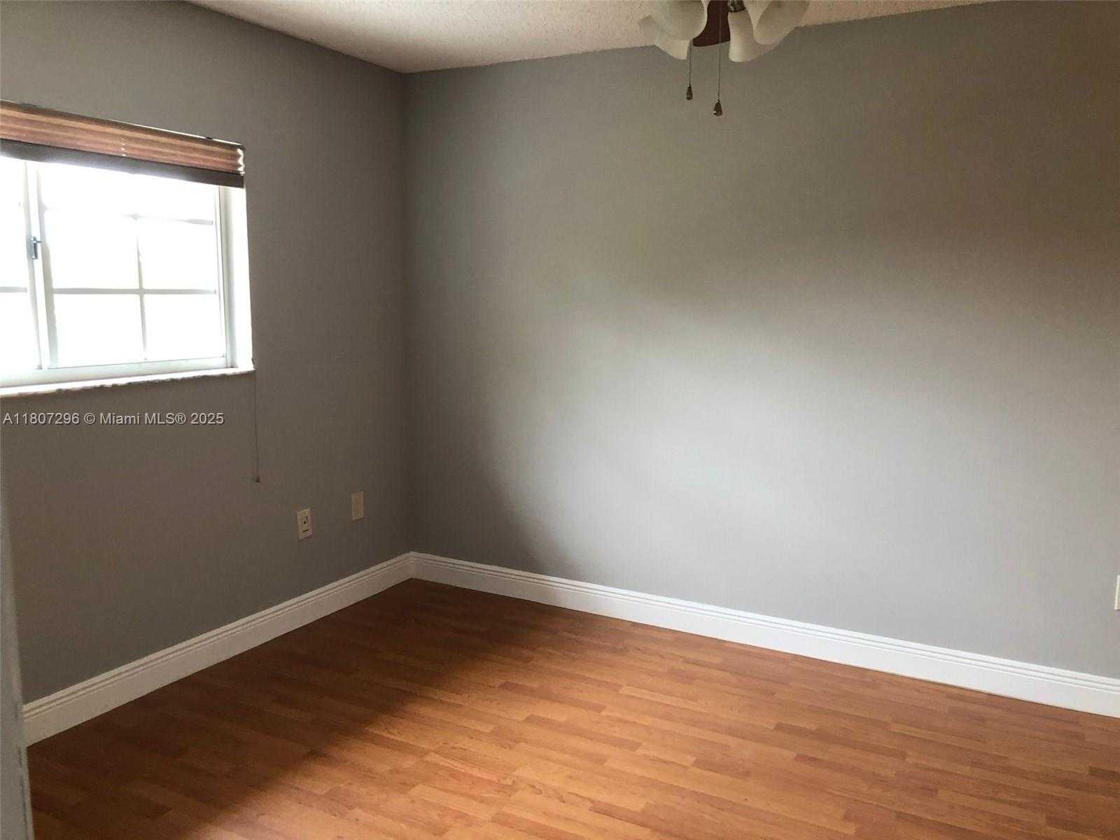 Small Image of 3834 SOUTH WEST 153RD PL #., Miami Number 20