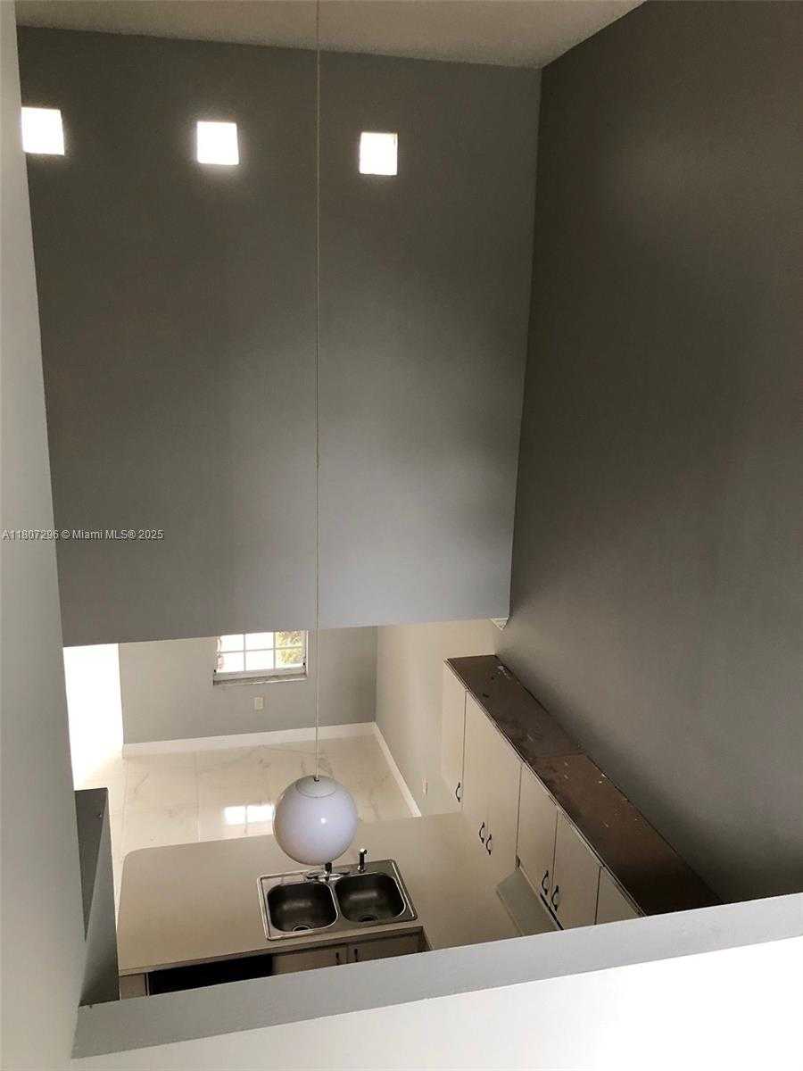 Small Image of 3834 SOUTH WEST 153RD PL #., Miami Number 25