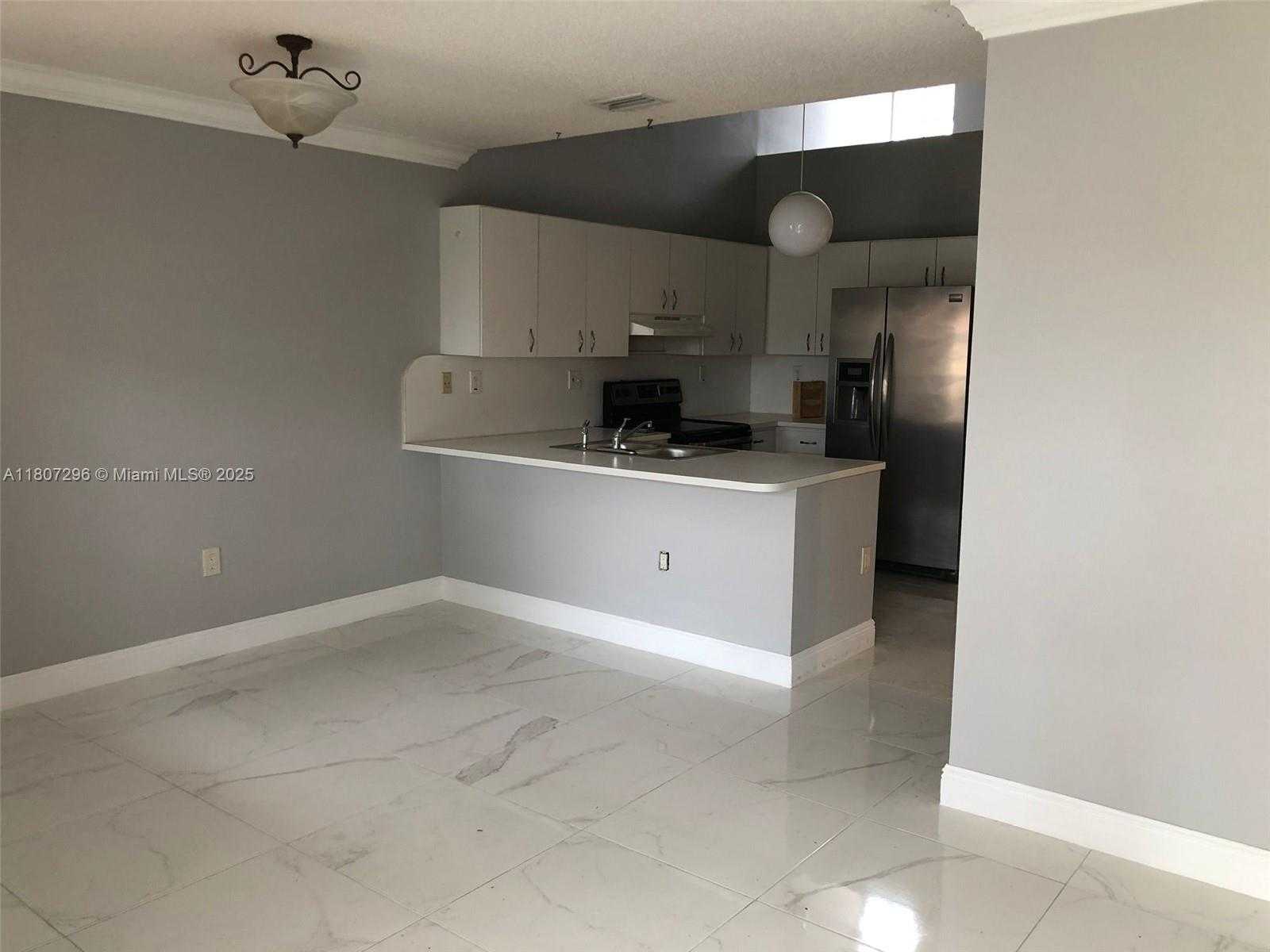 Small Image of 3834 SOUTH WEST 153RD PL #., Miami Number 3