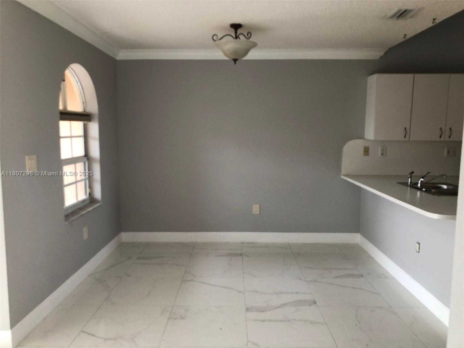Small Image of 3834 SOUTH WEST 153RD PL #., Miami Number 5