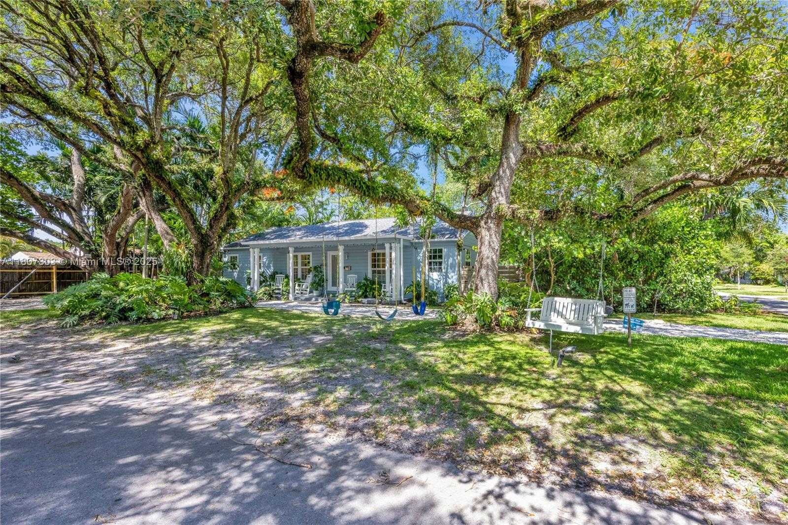 Small Image of 5023 SOUTH WEST 59TH AVE, Miami Number 30