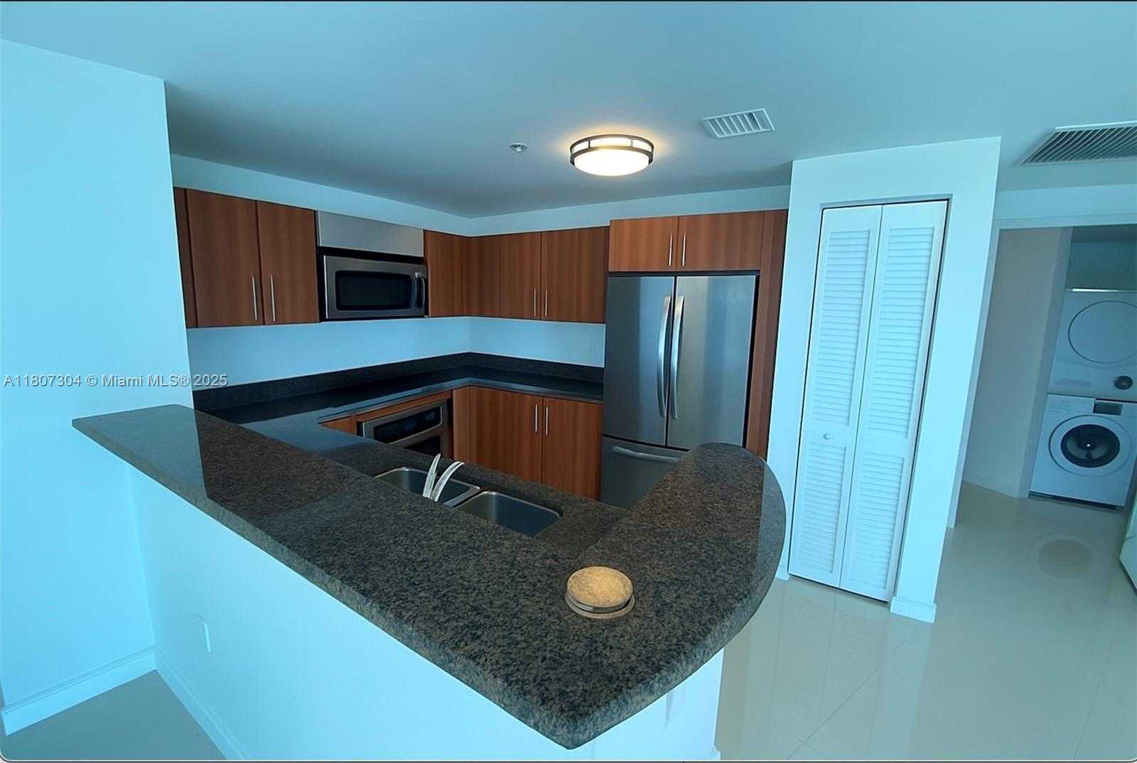 Small Image of 300 SOUTH BISCAYNE BLVD #T-3308, Miami Number 2