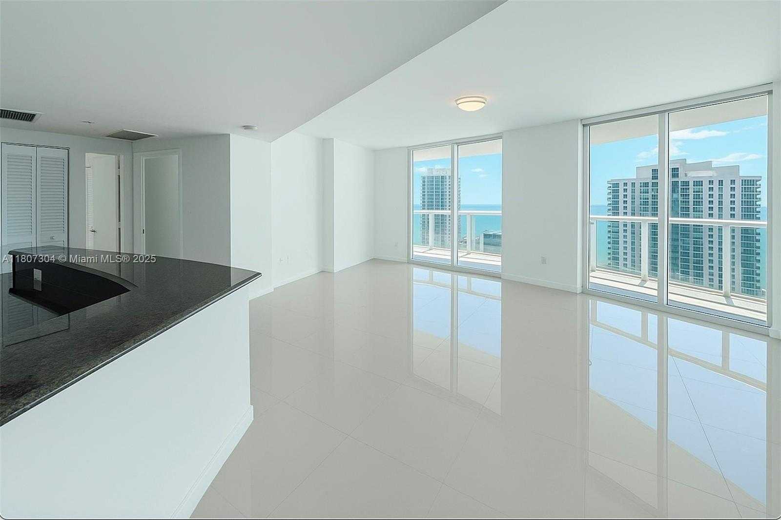 Small Image of 300 SOUTH BISCAYNE BLVD #T-3308, Miami Number 3