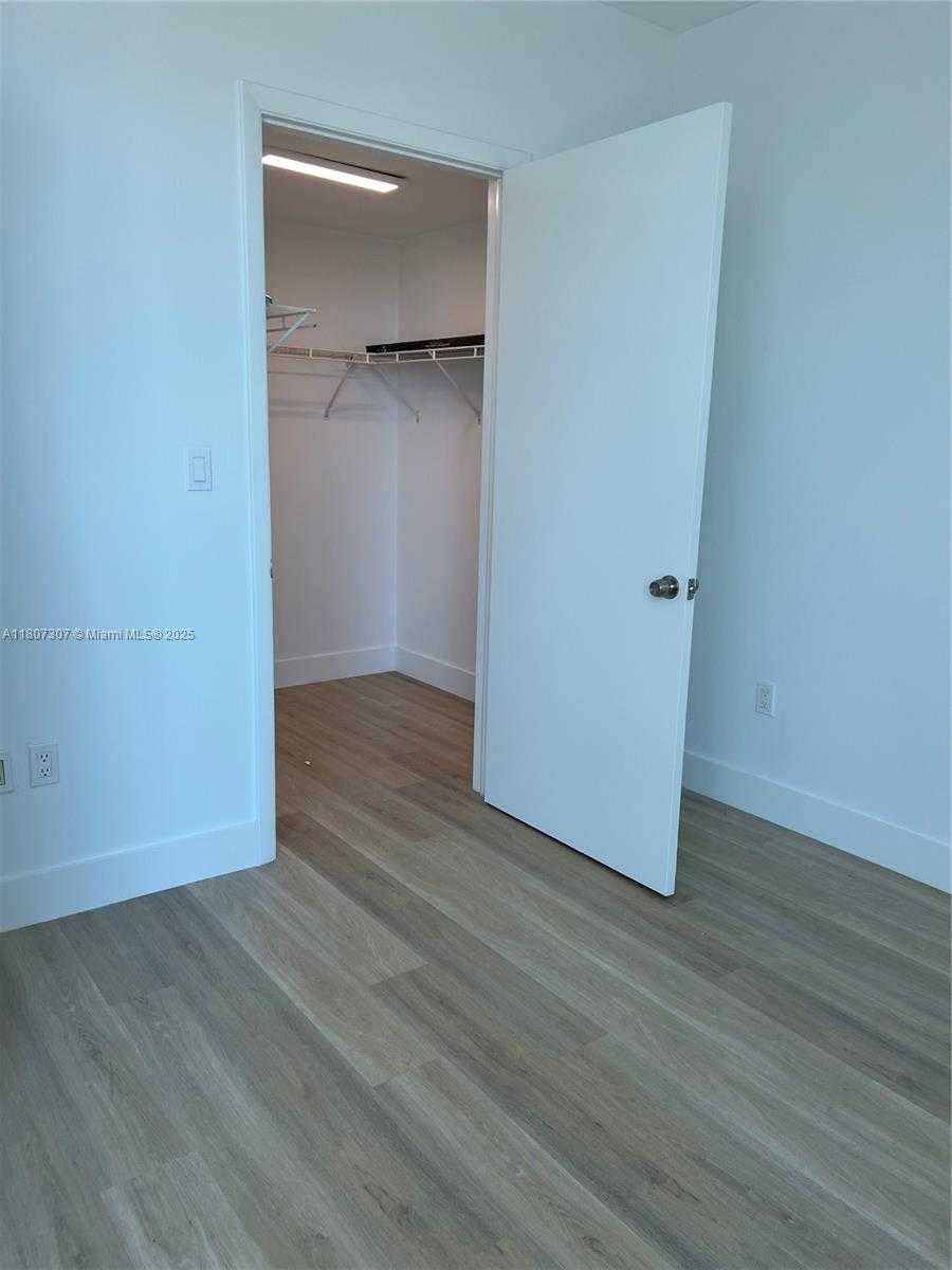 Small Image of 350 SOUTH MIAMI AVE #2211, Miami Number 2