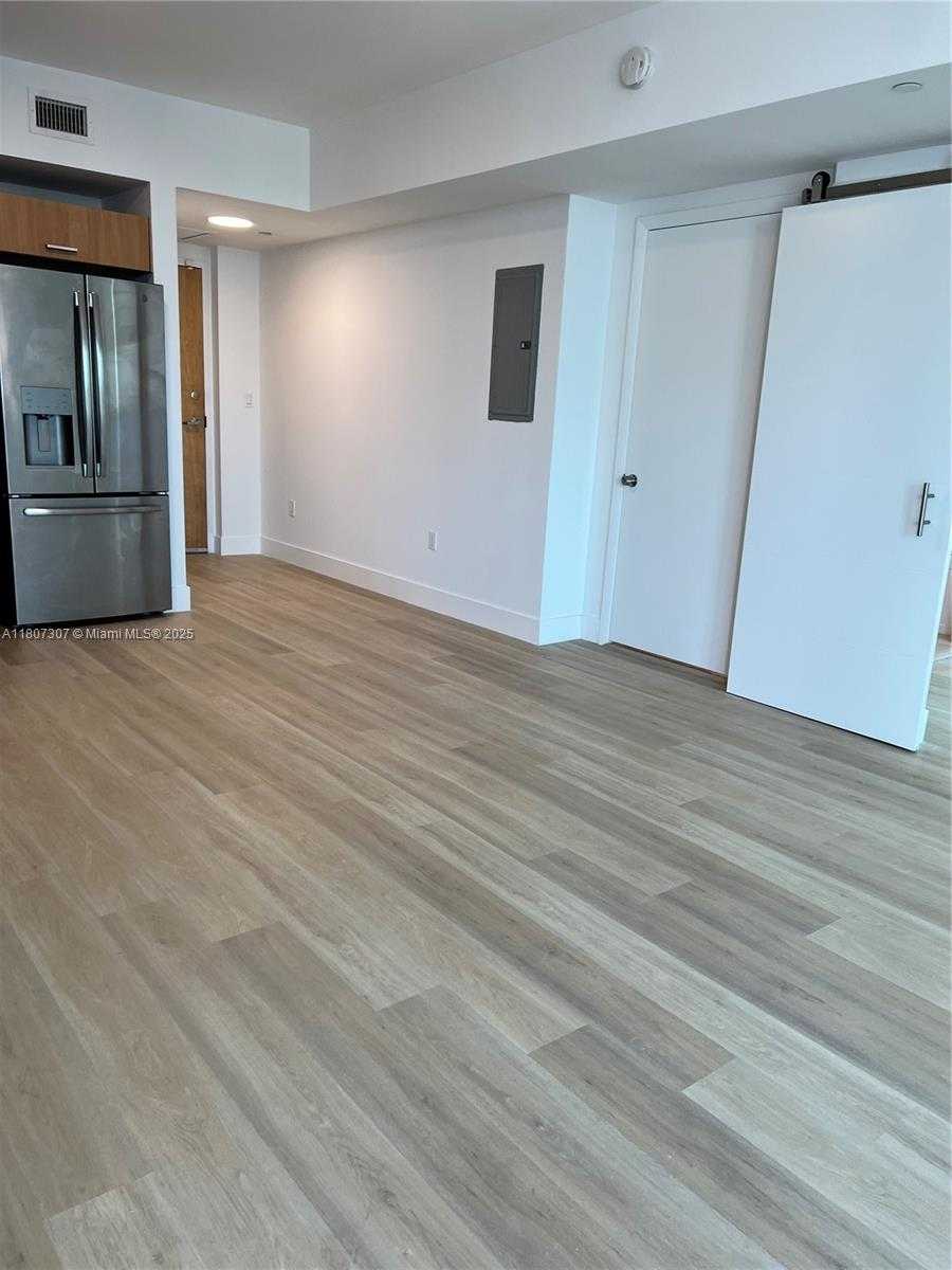 Small Image of 350 SOUTH MIAMI AVE #2211, Miami Number 4
