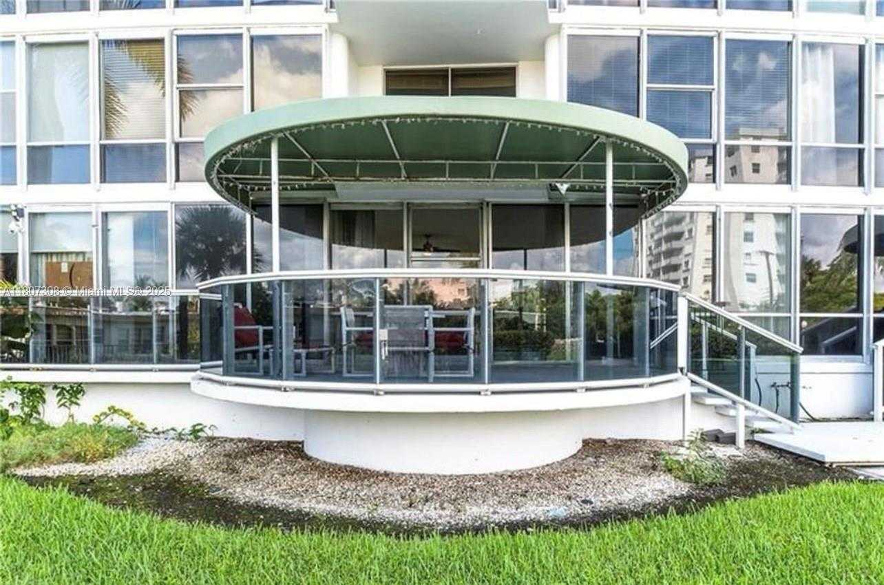 Small Image of 900 BAY DR #107, Miami Beach Number 2