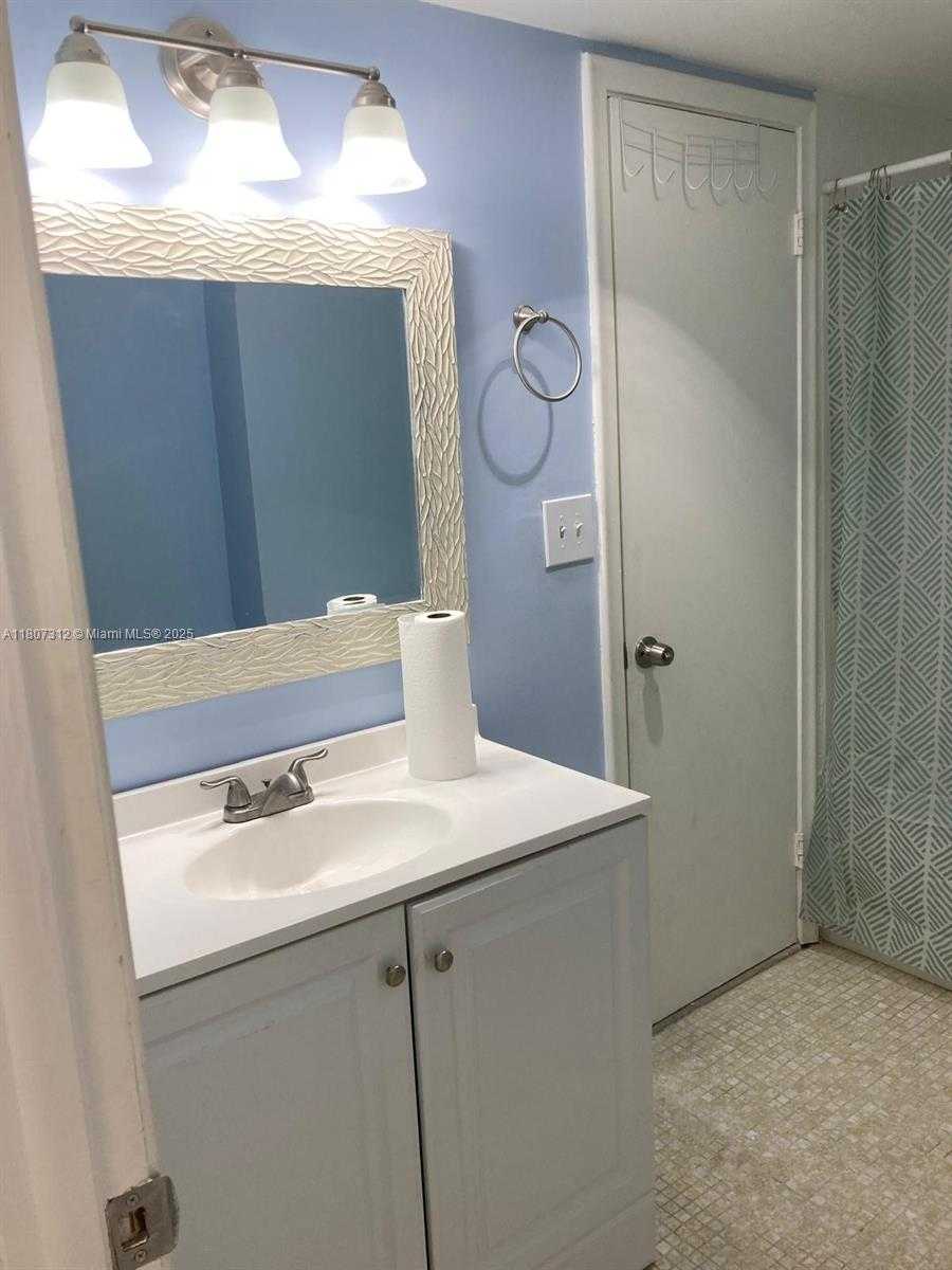 Small Image of 3703 NORTH EAST 166TH ST #905, North Miami Beach Number 10