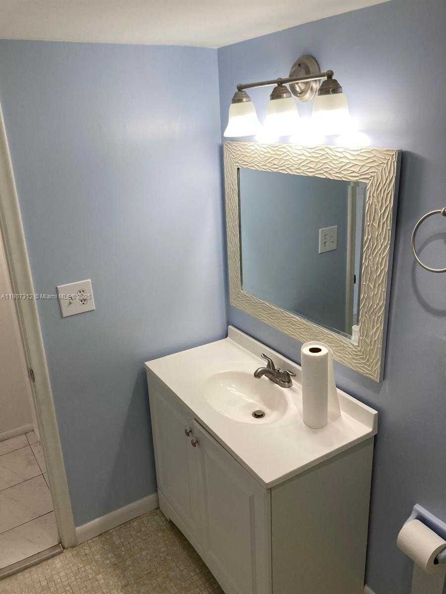 Small Image of 3703 NORTH EAST 166TH ST #905, North Miami Beach Number 2