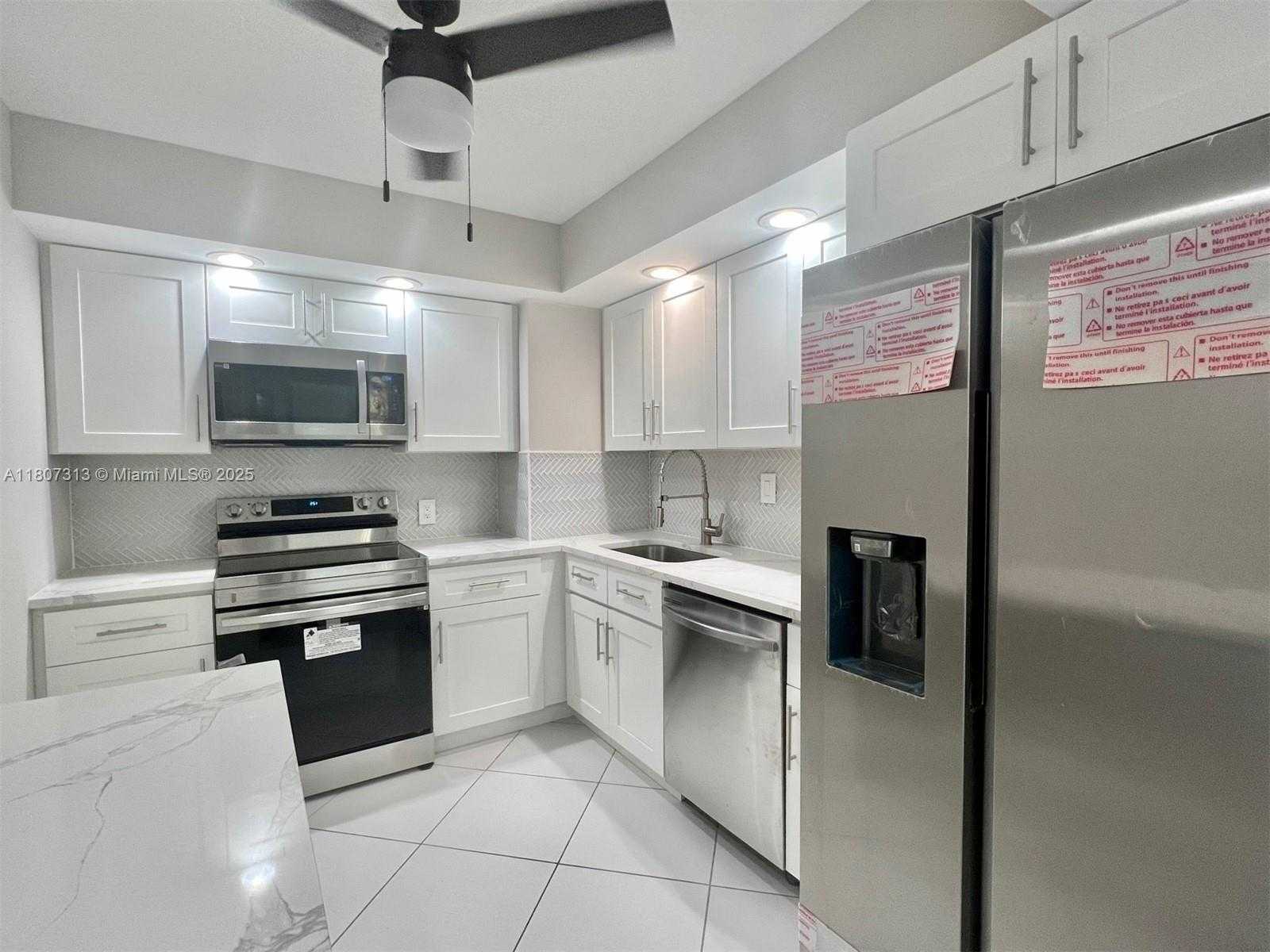 Small Image of 100 BAYVIEW DR #1929, Sunny Isles Beach Number 10