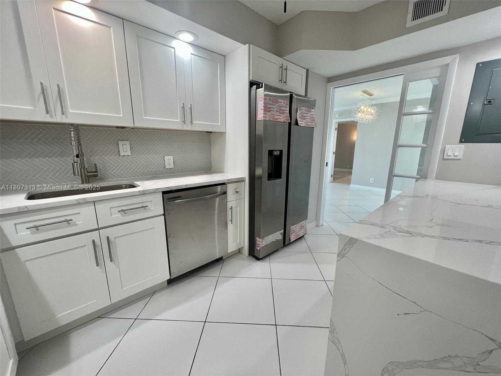 Small Image of 100 BAYVIEW DR #1929, Sunny Isles Beach Number 12