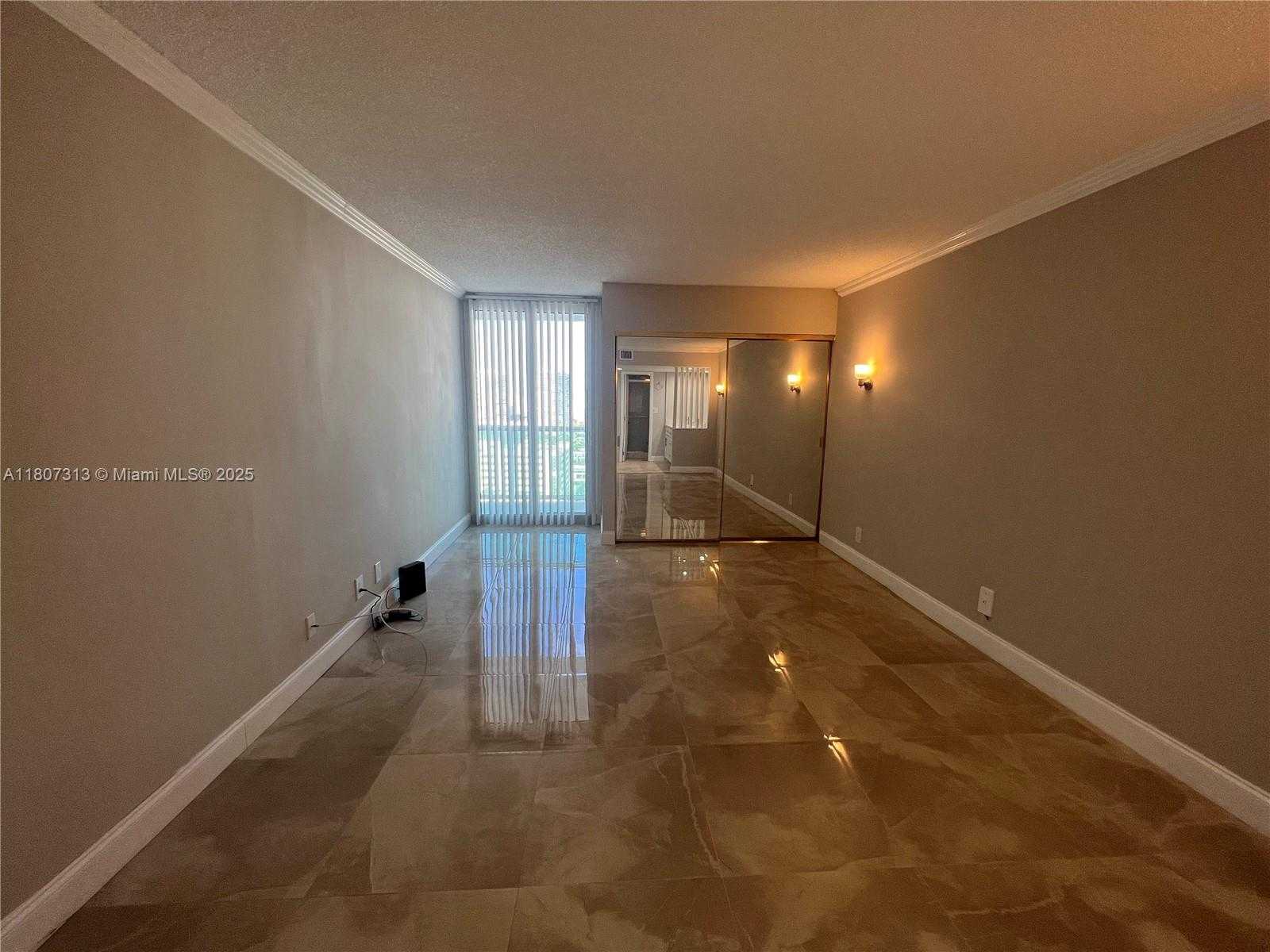 Small Image of 100 BAYVIEW DR #1929, Sunny Isles Beach Number 15