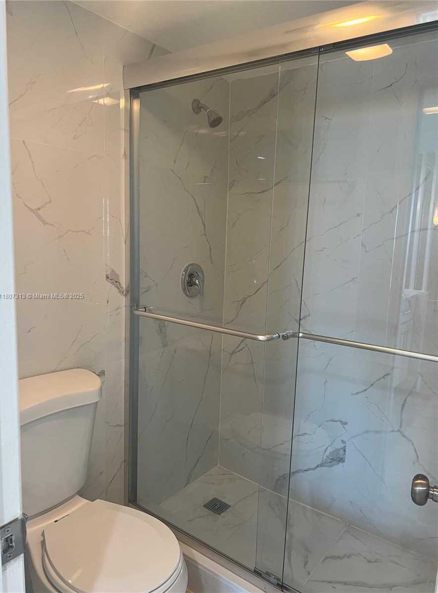 Small Image of 100 BAYVIEW DR #1929, Sunny Isles Beach Number 19