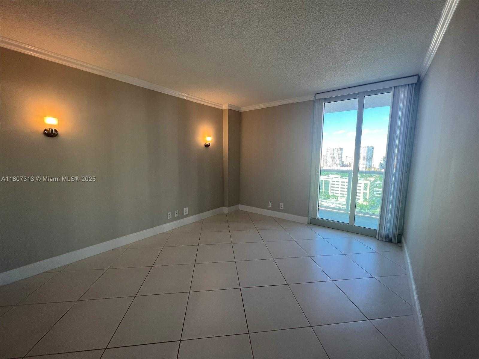 Small Image of 100 BAYVIEW DR #1929, Sunny Isles Beach Number 20