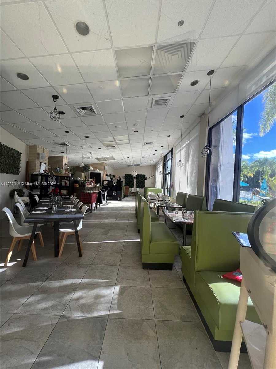 Small Image of 100 BAYVIEW DR #1929, Sunny Isles Beach Number 38